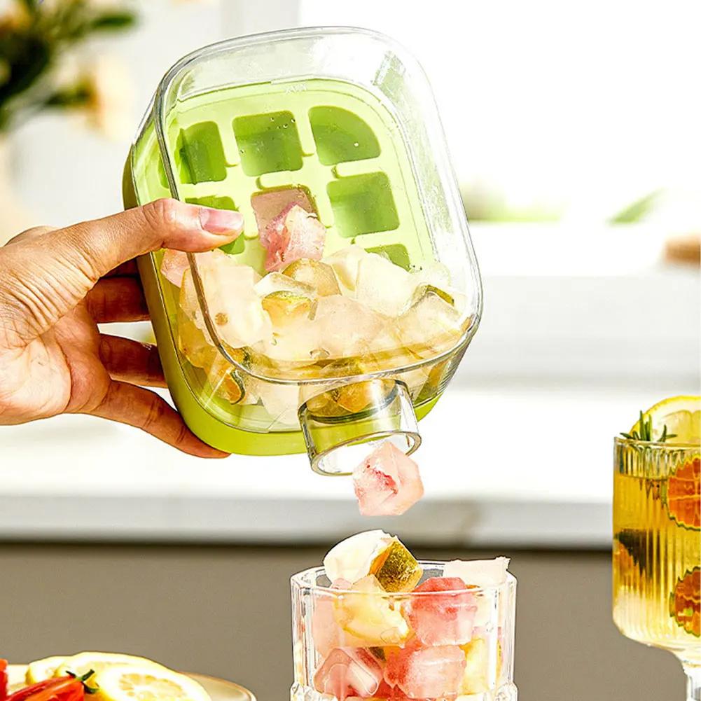 2 In 1 Ice Cube Tray With Lid NO SPILL Ice Cubes Bottle For Freezer NO TOUCH Silicone Ice Cubes Mold With Straw For Ice Drink