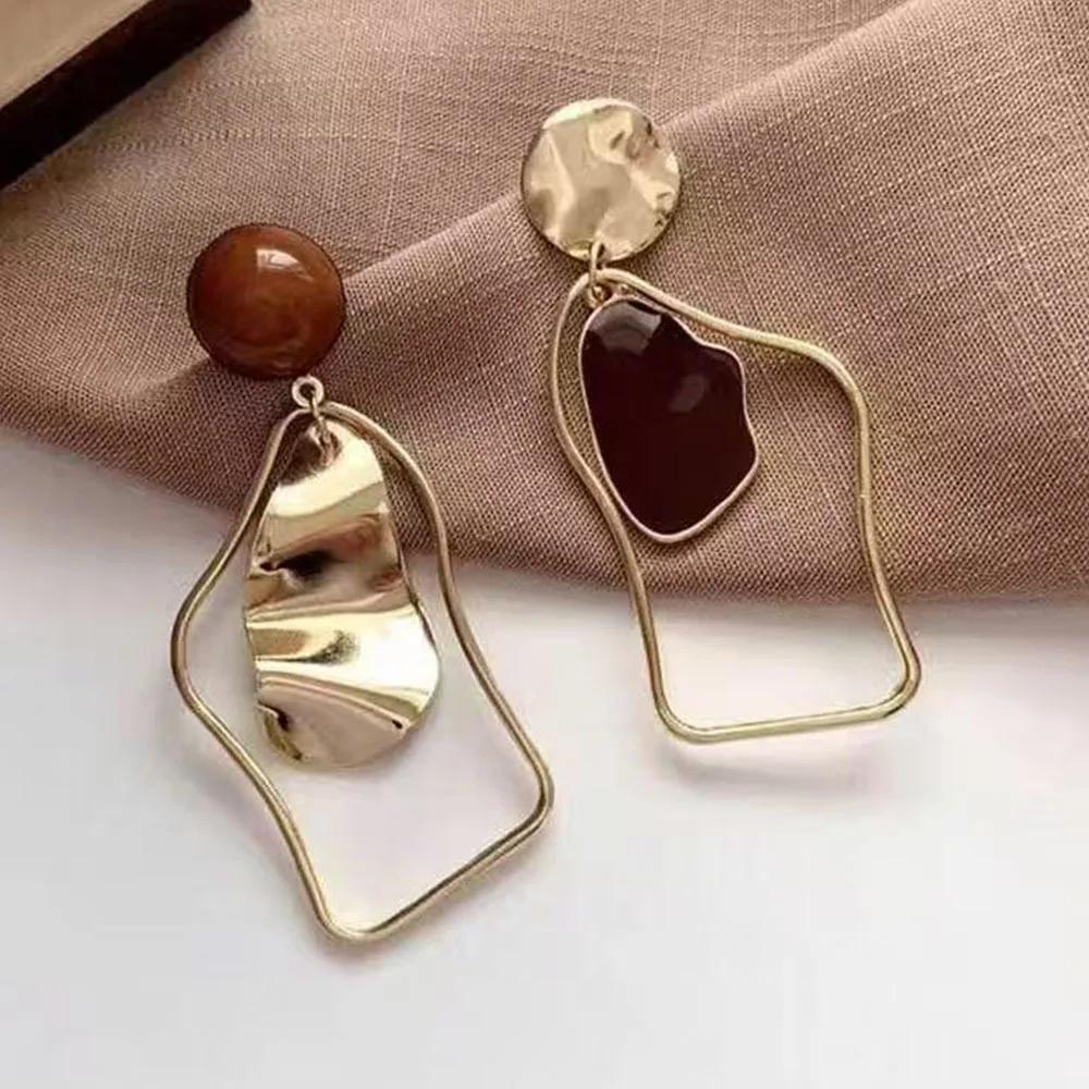 Elegant Wrinkle Gold Color Waterdrop Earrings for Women Fashionable Commute Style Earrings Daily Wear Party Gifts