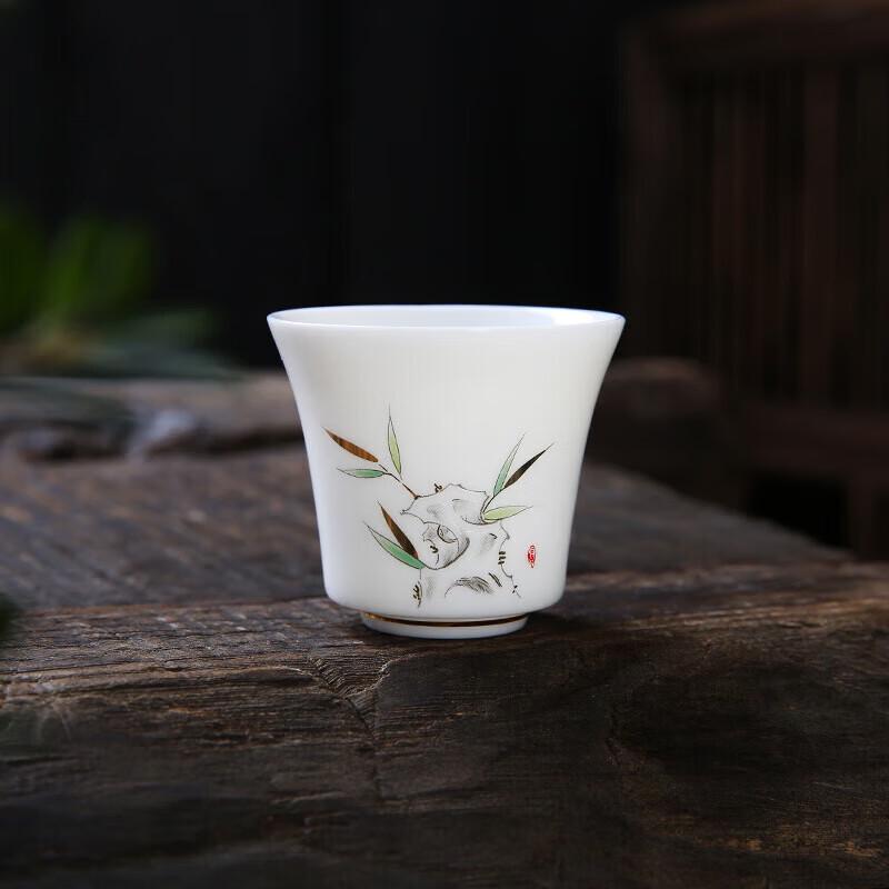 Hand-painted White Porcelain Tea Tasting Cup