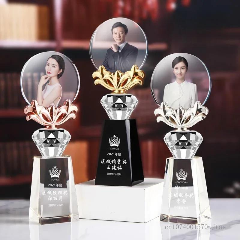 Customized Portrait Photo Color Printing Crystal Trophy Enterprise Excellent Employee Home Decor Award Honor Lettering Medal 1Pc
