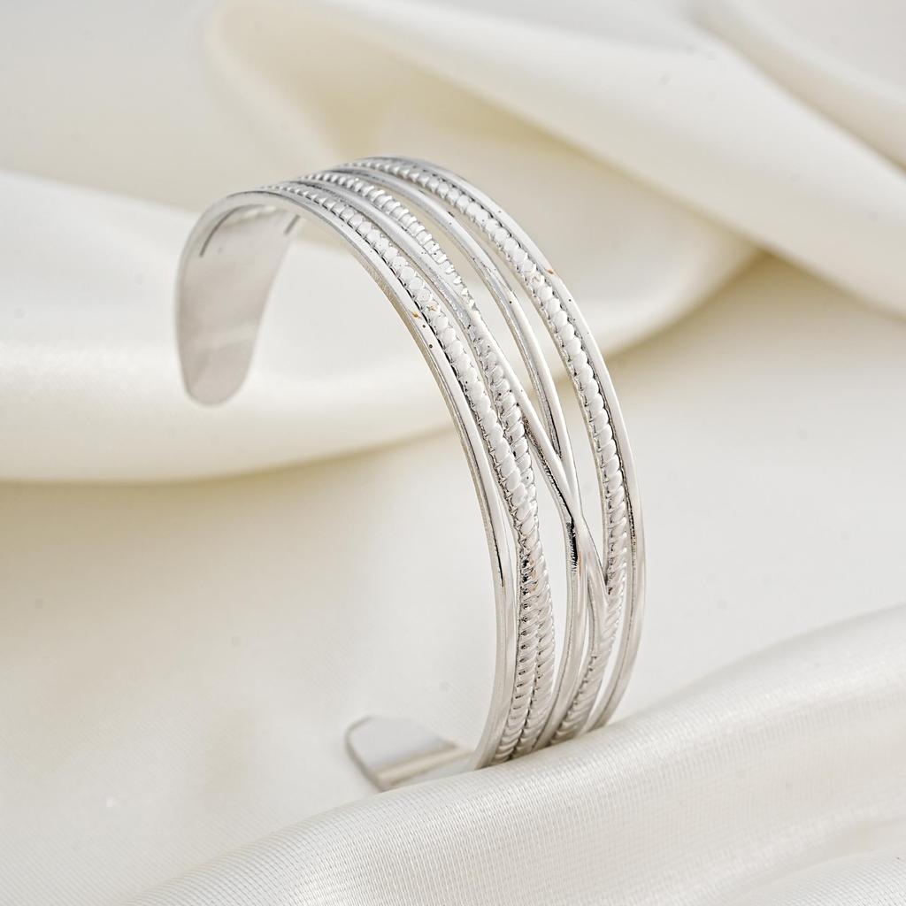 European & American Minimalist Multi-Layer Open Bracelet: Retro Cross-Design, Light Luxury, High-End Fashion Bangle for Women
