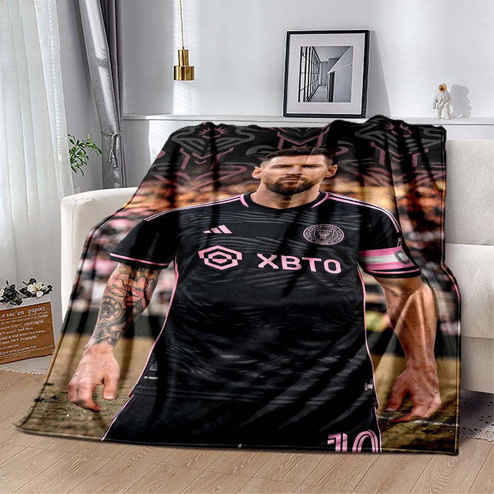 Messi 586 Decke Bequem Perfekt für Couch Sofa Picknicks Vier Jahreszeiten Universell Stilvolle Dekoration Geschenke Für Familie Oder Freunde