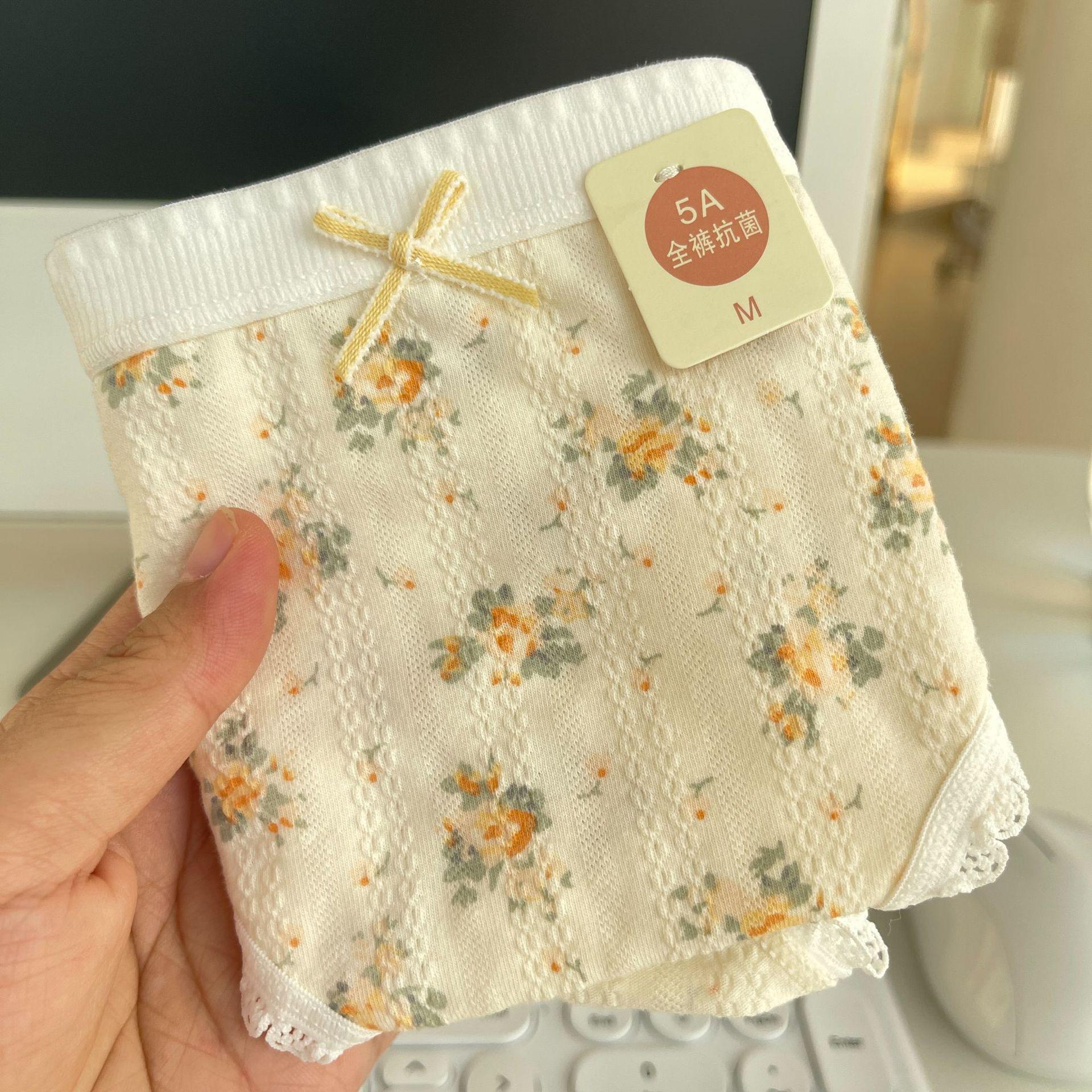 

Women s Mid-Waist Floral Lace Cotton Briefs - 5A Antibacterial Spring/Summer Collection L (50-60 kg)