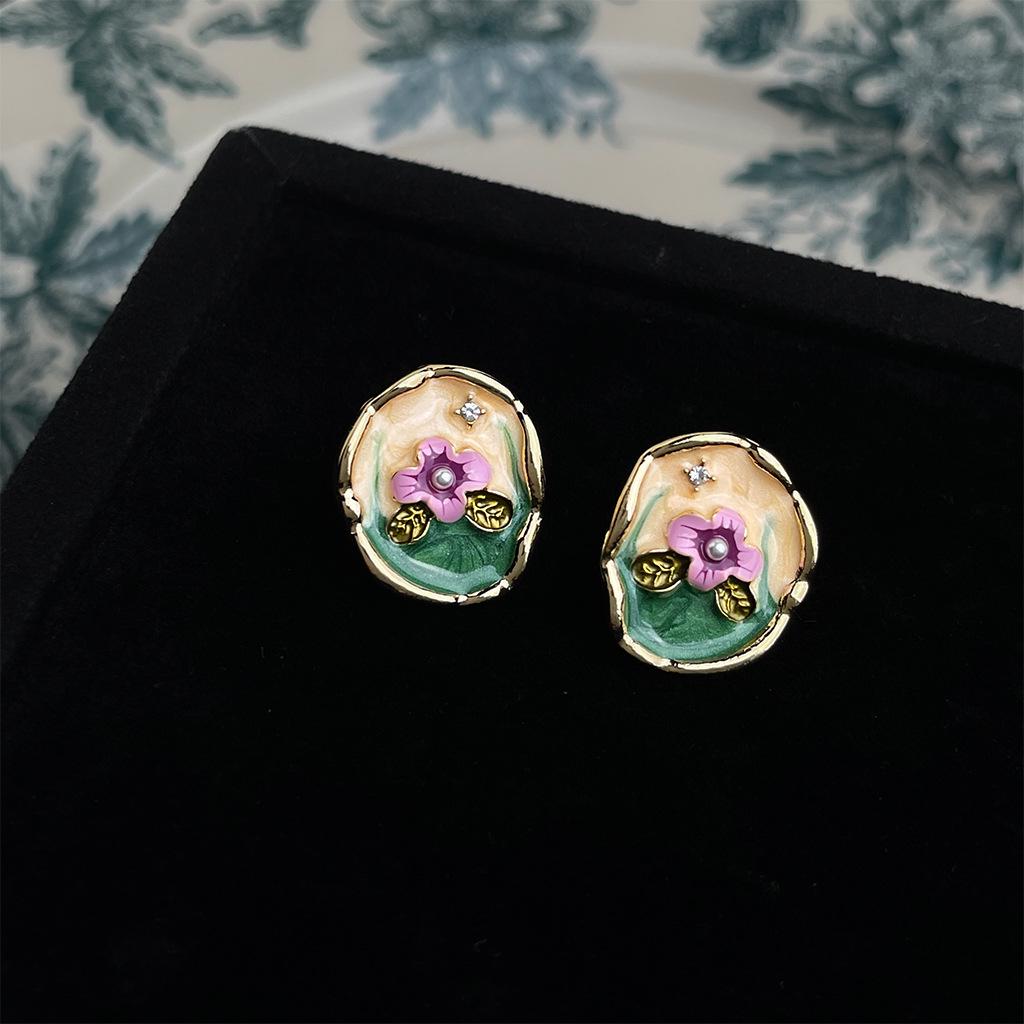 Französischer Ölmalerei-Stil Emaille Tropfenohrringe: Künstlerische Ohrstecker im Hofstil mit einem literarischen Retro-Flair.