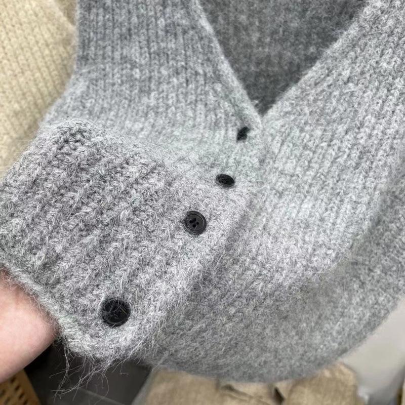 Women's V-Neck Sleeveless Knit Cardigan Vest - Versatile Autumn/Winter Layered Sweater