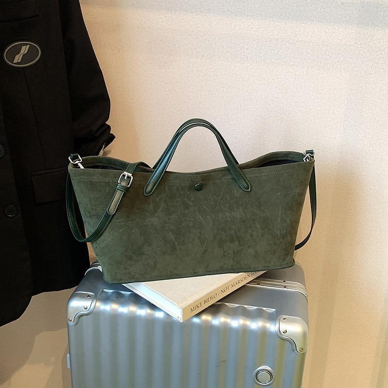 Autumn new shoulder women's bag matte suede simple large-capacity leisure travel tote bag