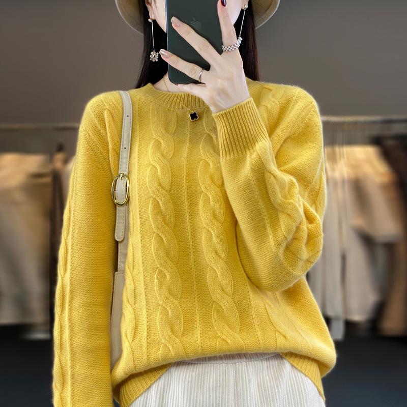 2023 Women's Wool Cable Knit Sweater: Loose, Warm, Round Neck, Slimming Fit for Autumn/Winter