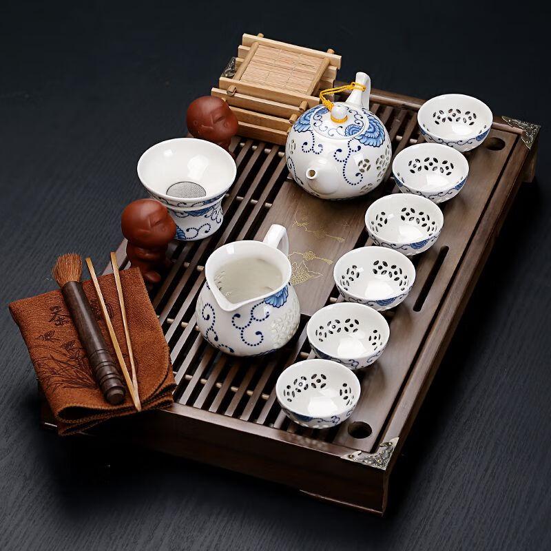 Zisha Ceramic Gongfu Tea Set with Solid Wood Tray