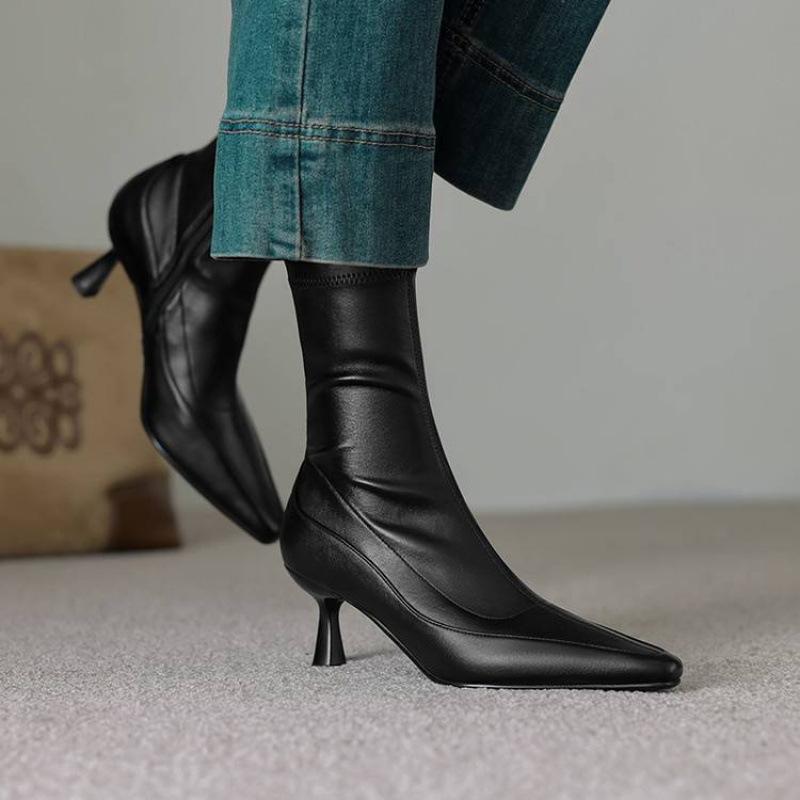 New Solid Color Versatile Martin Boots Rubber Sole High Heel Pointed Large Size Leather Boots Autumn and Winter Fine Heel Zipper Medium Boots