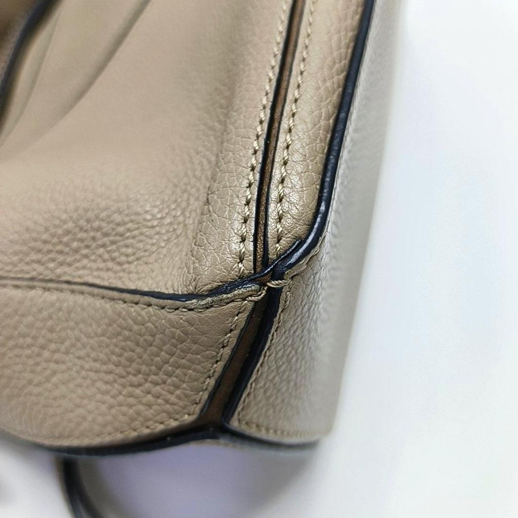 [Gebraucht] Loewe Kleine Puzzle Edge Tasche 'Taupe' - Gut #4XUINF