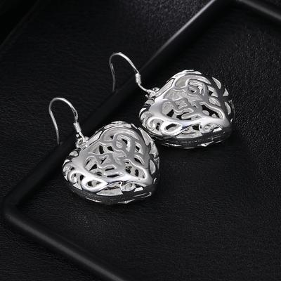 925 Srebrne kolczyki w kształcie serca z geometrycznym wzorem Hollow Piercing Modna biżuteria ślubna