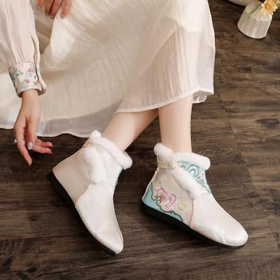 2024 New Autumn Hanfu Style Embroidered Flat Women's Short Boots