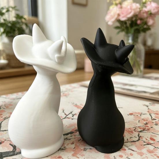 Desktop Ornament 3D Printed Hat-Wearing Cat Shape Figurine Integrated Molding Sculpture Decorative Desktop Accessory