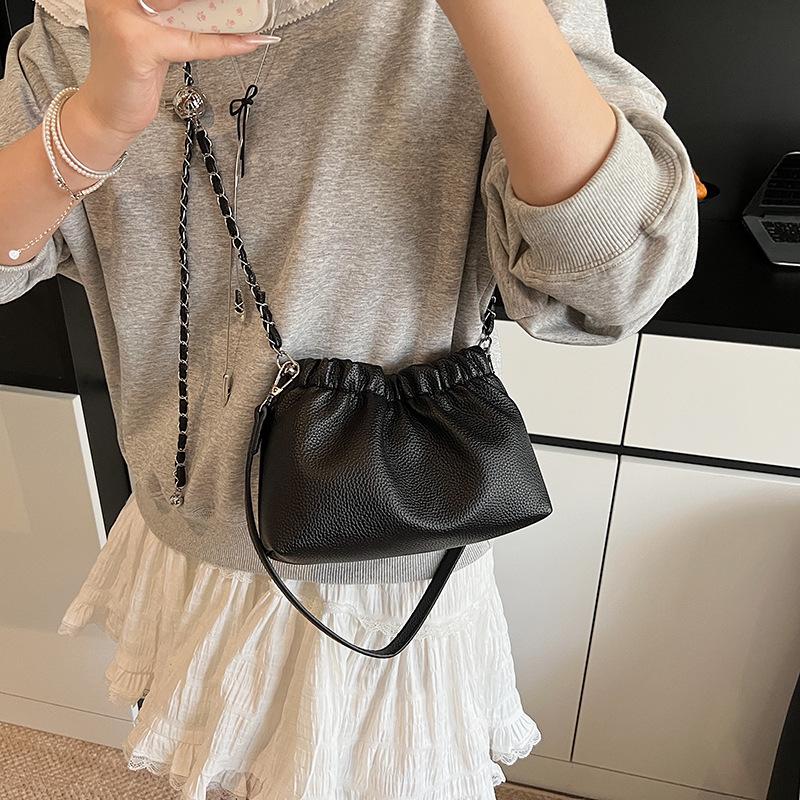 

Folded underarm lychee pattern fashionable and simple chain versatile single shoulder oblique span handbag