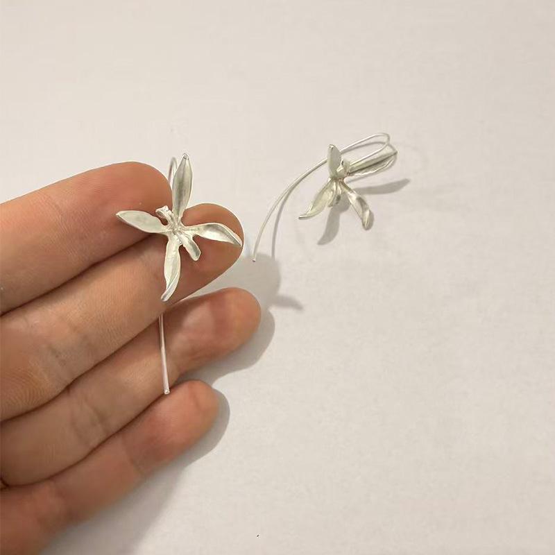 Exquisite Blooming Flower Hook Earrings Simple Accessories Gold Silver Color Plant Drop Dangle Earrings