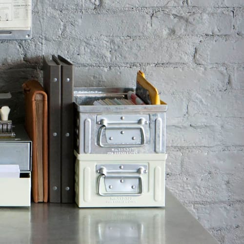 Dulton D.M.S. "Garage" 6L Galvanized Parts Storage Box with a Tough, Hard-Looking Design, 120mm High, 200mm Wide, 315mm Deep, 117-327GV