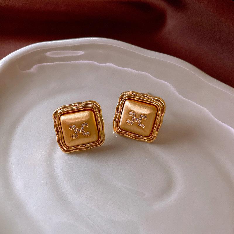 Planet Letter Silver Needle Earrings Niche Stud Earrings Light Luxury High Sense Versatile Earrings