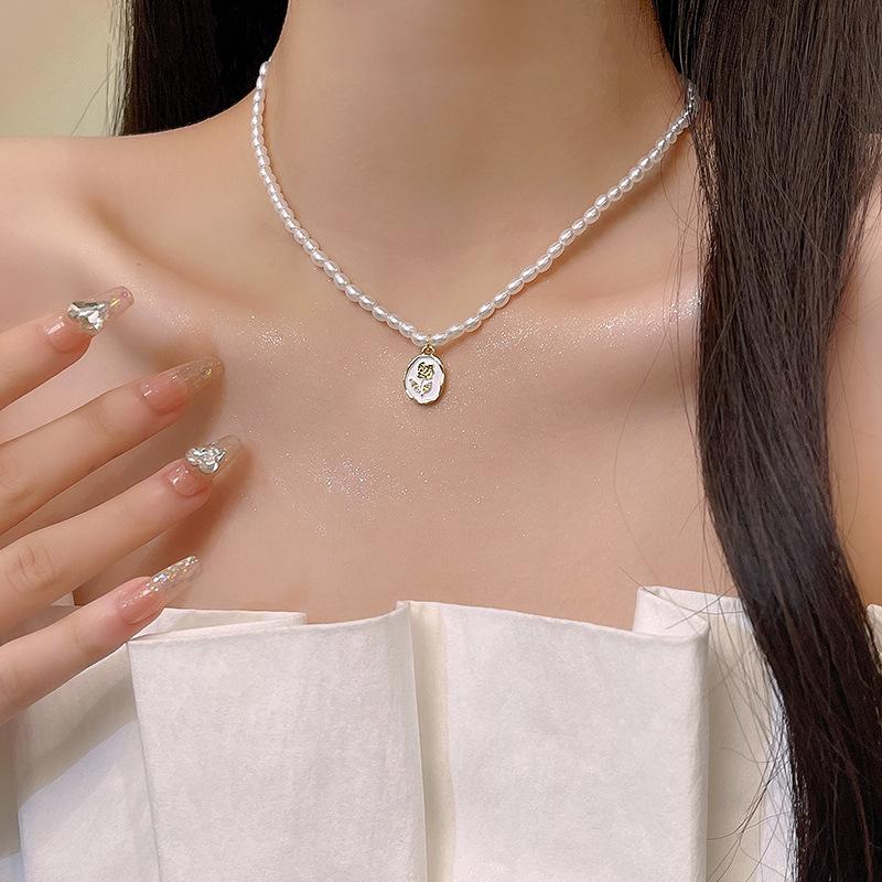 French Retro Pearl & Rose Pendant Necklace - Trendy Korean Design