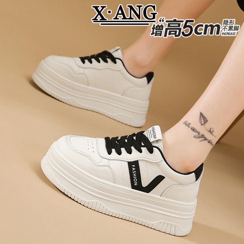

Thick-soled heightening board shoes, leather little white shoes, women s shoes, spring 2025 new versatile and lightweight casual sports shoes 40