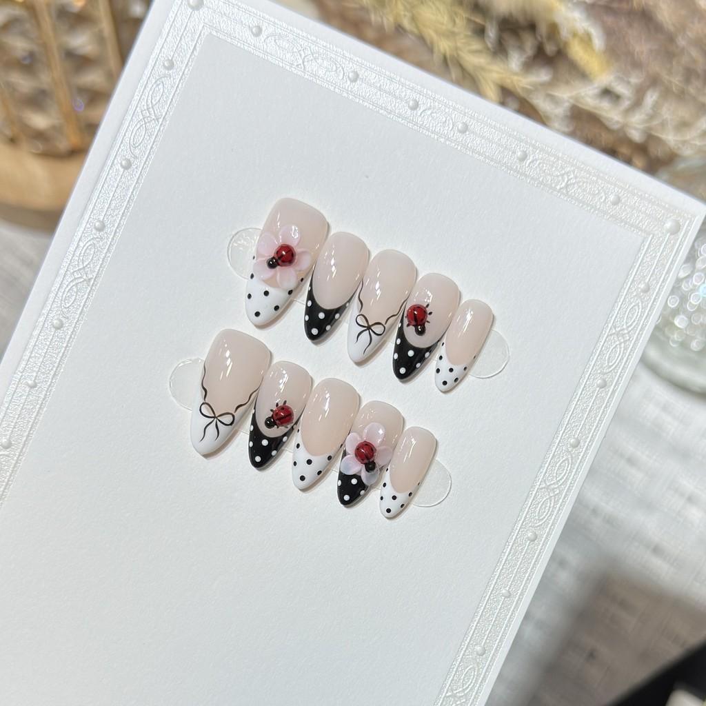 Handmade Press On Nail French Simple Cute Hand-painted Polka Point Bow 3D Carved Flowers Ladybird Almond Fake Nail Patch Artificial Nail Reusable