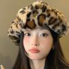 Neue Baskenmütze mit Leopardenmuster Damen Herbst und Winter Koreanische Version Vielseitig Gesicht zeigend Kleine Malermütze Warm Ohrenschutz Baskenmütze