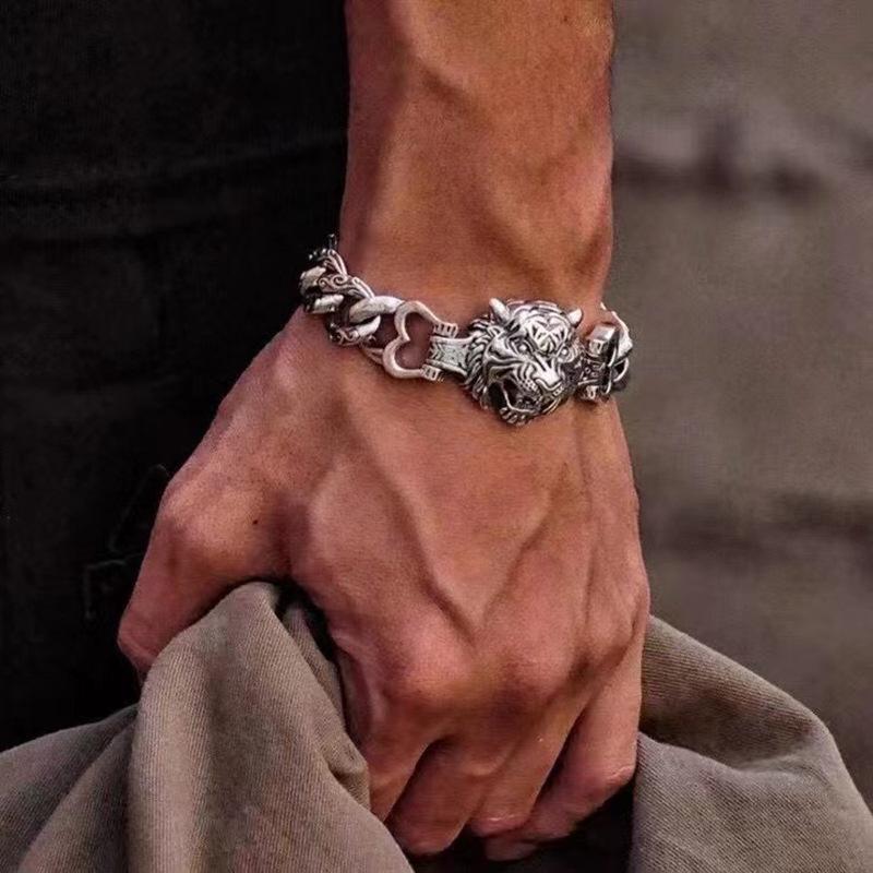 Retro trendy men's creative bracelet domineering new tiger head natal year personalized bracelet bracelet