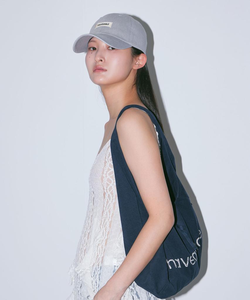 Haebeueoweil Haveawhale Label Cap (Lg)
