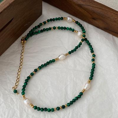 Malachit-Perlenkette für Damen, Grün, Retro-Temperament, gestapelt, hochwertige Schlüsselbeinkette, Zubehör, leichte, luxuriöse, elegante Halskette
