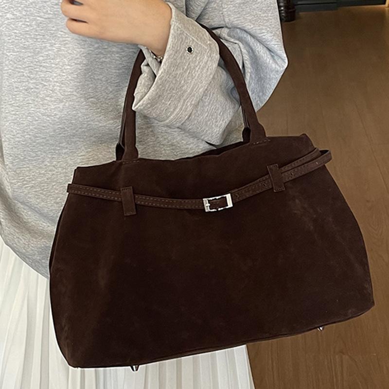 Korean version of retro matte leather belt buckle tote bag women's 2025 autumn fashion large capacity commuter shoulder armpit bag