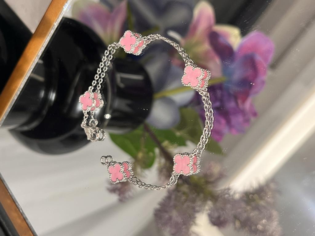 20 limitovaných vysoce kvalitních porcelánových pudrových náramek se čtyřlístkem a pěti květy plný diamantů lehké luxusní vynikající vysoce kvalitní univerzální náhrdelník