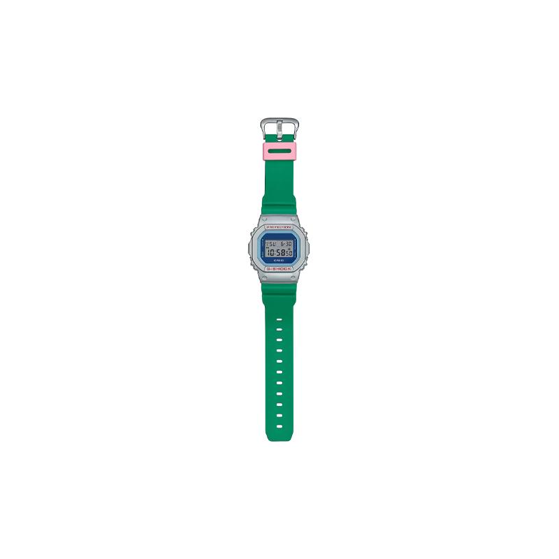 Casio G-SQUAD Series G-SHOCK 5600 Series 200 Meters Waterproof Quartz Movement Resin Strap Japanese and Korean Watch Unisex Gray Dial DW-5600EU-8A3JF
