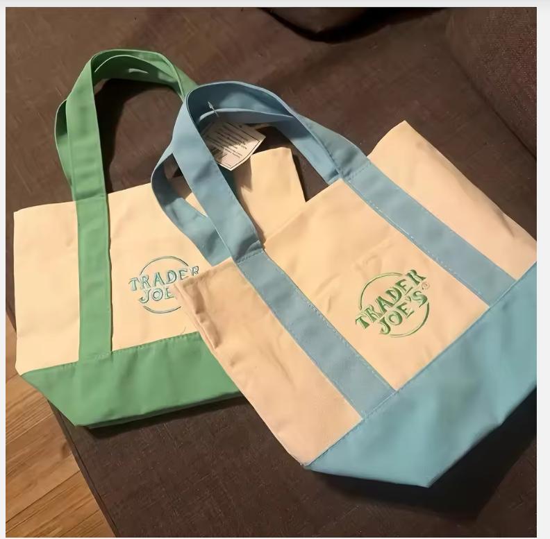 Trader Joe'S Women'S Floral Tote Bag - Stylish & Spacious Beach Bag, Perfect For Summer Vacations, Shopping & Casual Outings