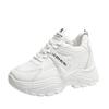 Tênis de pai de sola grossa para mulheres 2025 novos sapatos de primavera, sapatos brancos, tênis esportivos populares para lazer e viagens para mulheres