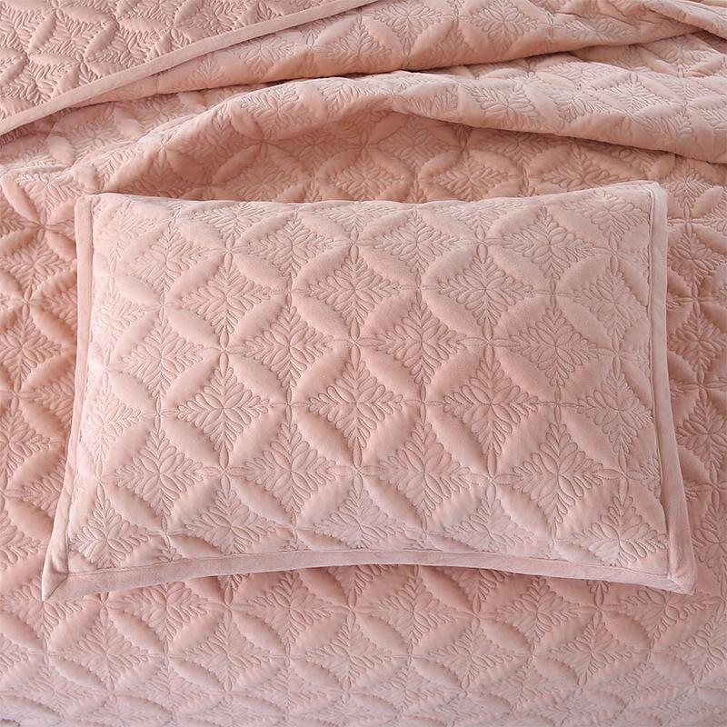 Crystal Velvet 3-Piece Quilted Bedding Set, European Minimalist Luxury Bedspread, Anti-Static Winter Blanket Soft Comforter