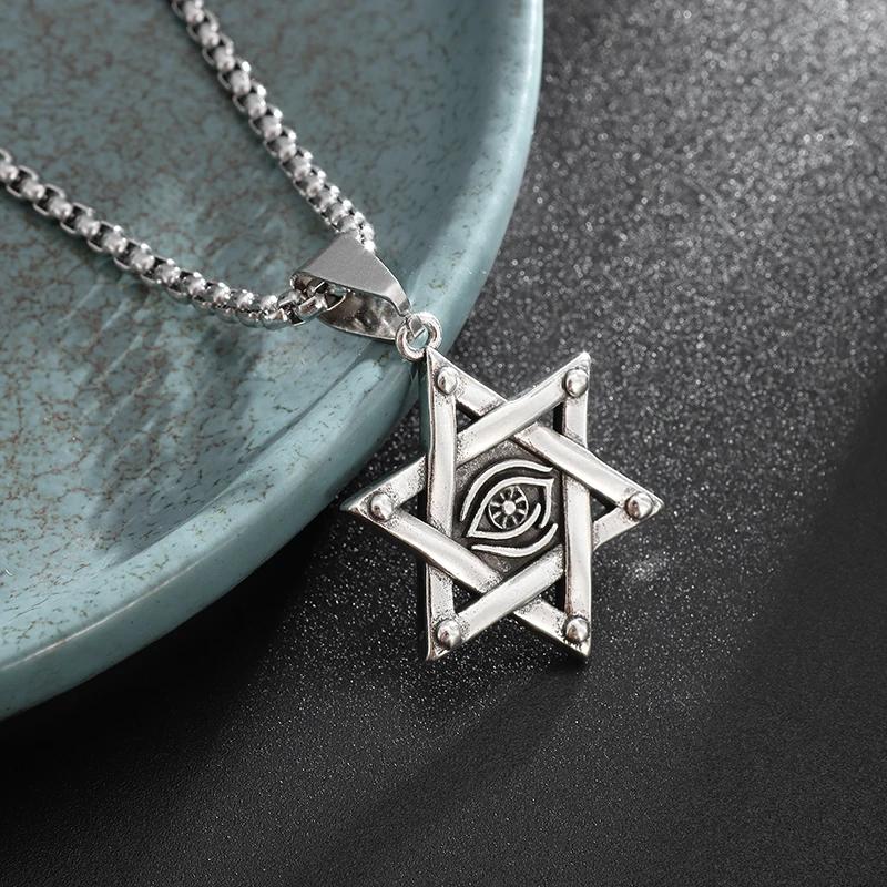 Rotating Eye of Horus Necklace for Men Retro Egyptian Amulet Pendant