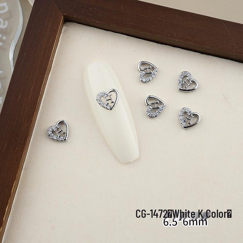 Luxurious Zircon Four-Leaf Clover Nail Art: White K Gold Heart Accessories