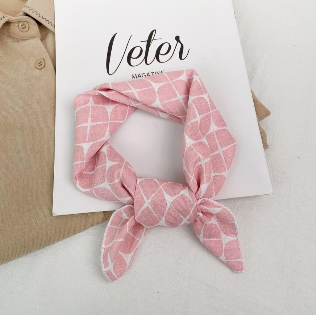 Retro Green Floral Small Silk Scarf - Korean Style Women's Versatile Autumn/Spring Accessory, Thin Square for Neck or Headband