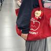 [Daily Apple] A big red canvas bag that can hold everything in a festive atmosphere, a shoulder backpack, and a shopping bag.