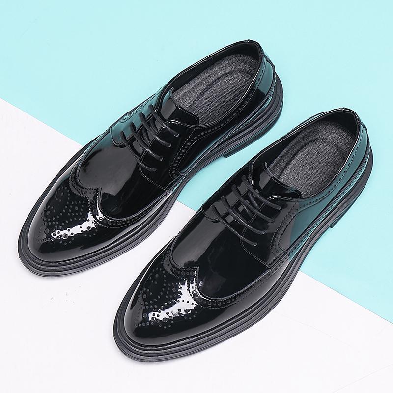 Fashionable Men's New Leather Shoes Brogue Casual Men's Leather Retro Flat Shoes Versatile Outdoor Party Wedding Shoes