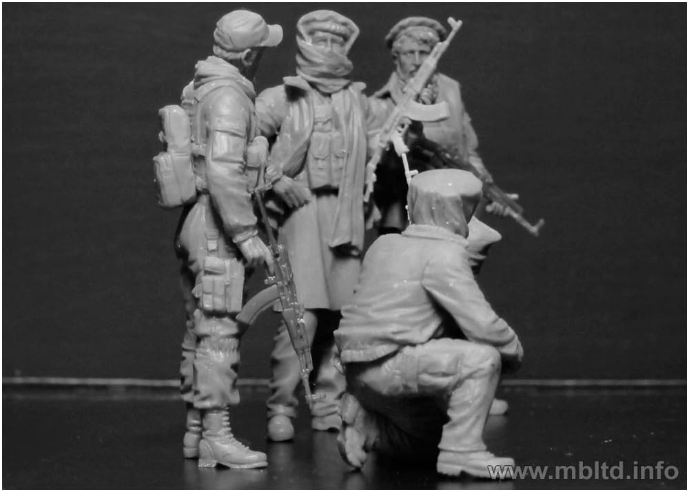 Master Box 1/35 Scale Middle Eastern Private Armed Forces POW Guard, 5 Figures, Plastic Model, MB35163