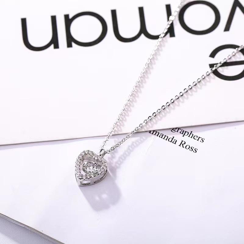 Korean Version of Beating Heart-warming Necklace for Women with Niche Design Simple and Versatile Love Pendant Necklace