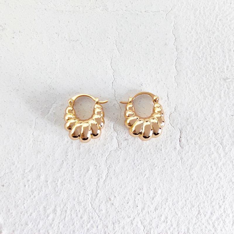 

Croissant earrings women ins retro earrings niche design sense personality simple vintage earrings temperament золотой