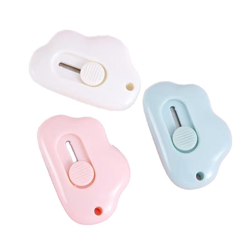 

3pcs Cute Cloud Mini Portable Practical Knife Paper Cutting Machine Paper Cutting Machine Razor Blade Office Stationery