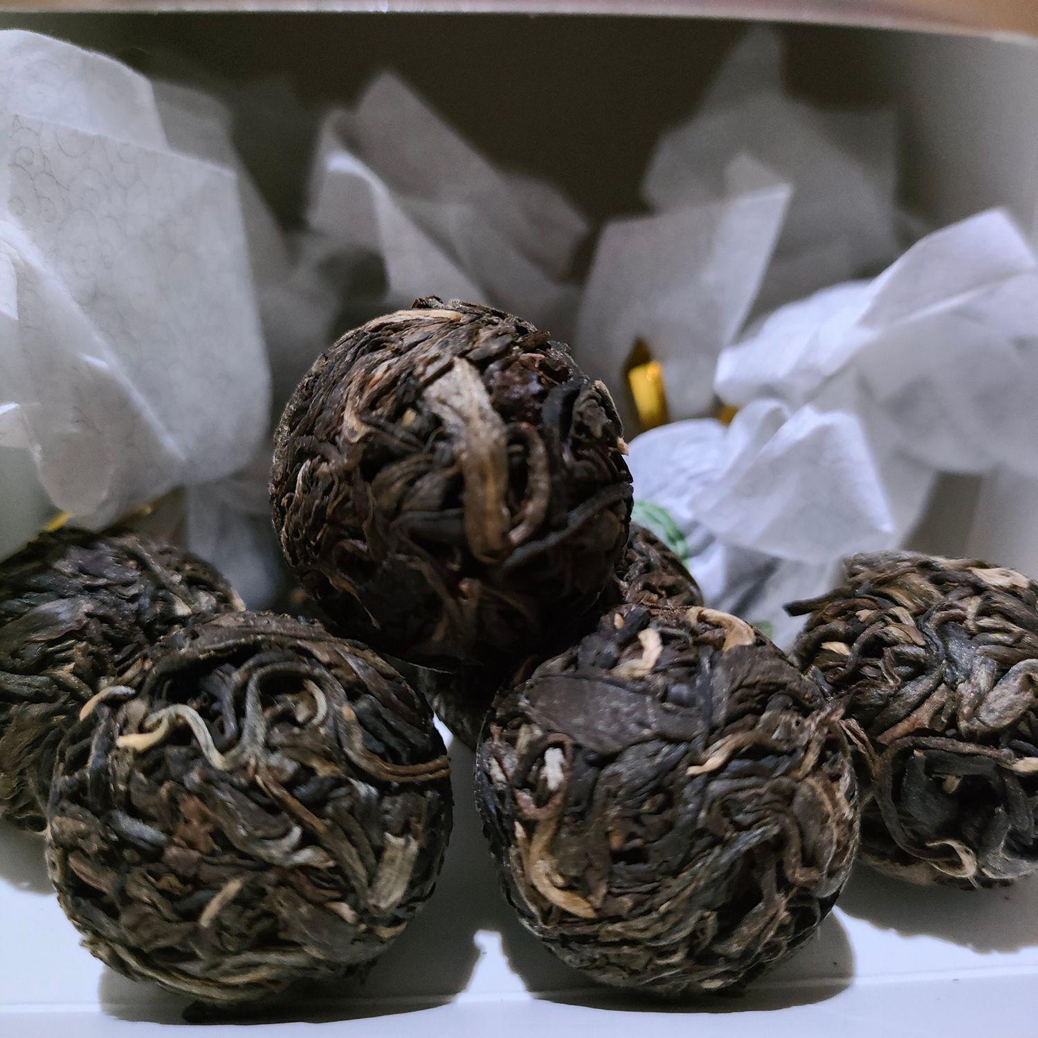 Мятный Хо Тонг Старое Дерево Жемчуг Дракона рассыпной прессованный мягкий пуэр сырой — фото 4