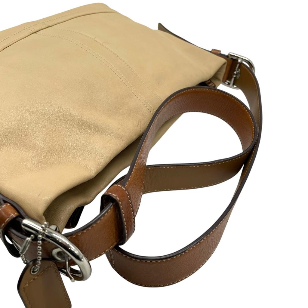 Used COACHShoulder Bag beige leather Women