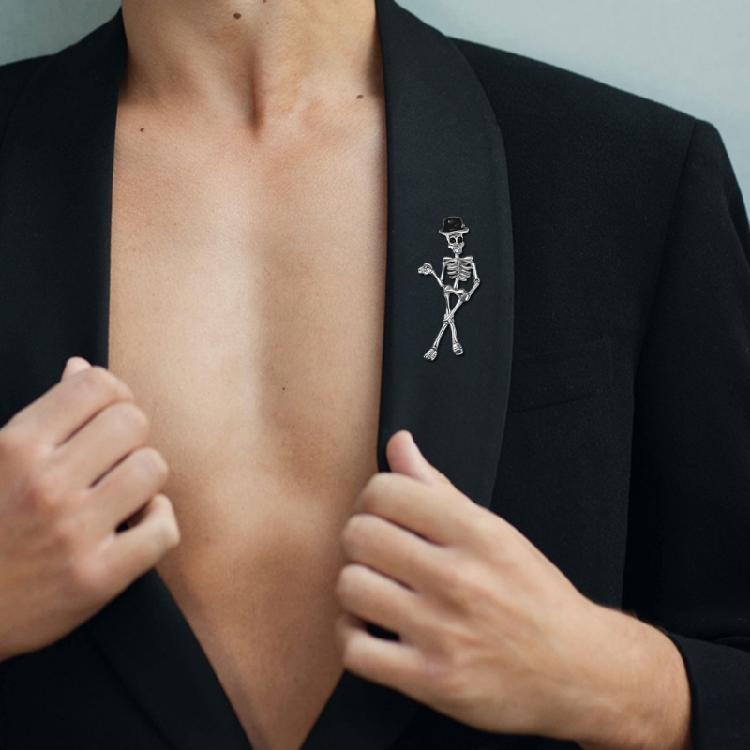 Stylish Skull Brooch Sturdy Alloy Gothic Jewelry for Women Detailed Designs Secure Pin Daily Party Gift