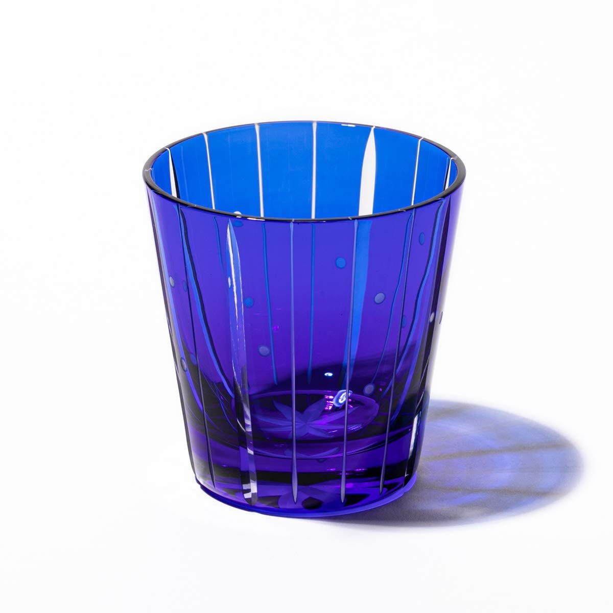 

Direct Sales from Taiburo Edo Kiriko Tatehimo Striped Open Top Old Glass TB99325B in Wooden Box [Official Studio] (Blue)