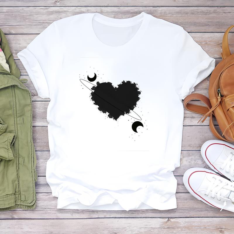 Trendy summer T-shirt with fashionable prints, cute and stylish short-sleeve top for women.