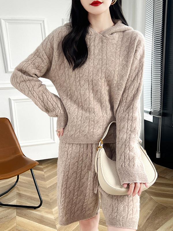 24 Autumn/Winter Women's Ribbed Hooded Sweatshirt & Wool Shorts Set