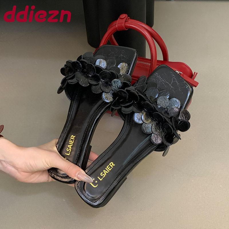 

Fashion New In Summer Beach Slides Ladies Flats Slippers Sandals Fashion Square Toe Women Flats Slippers Shoes Female Flip flops 35 чёрный